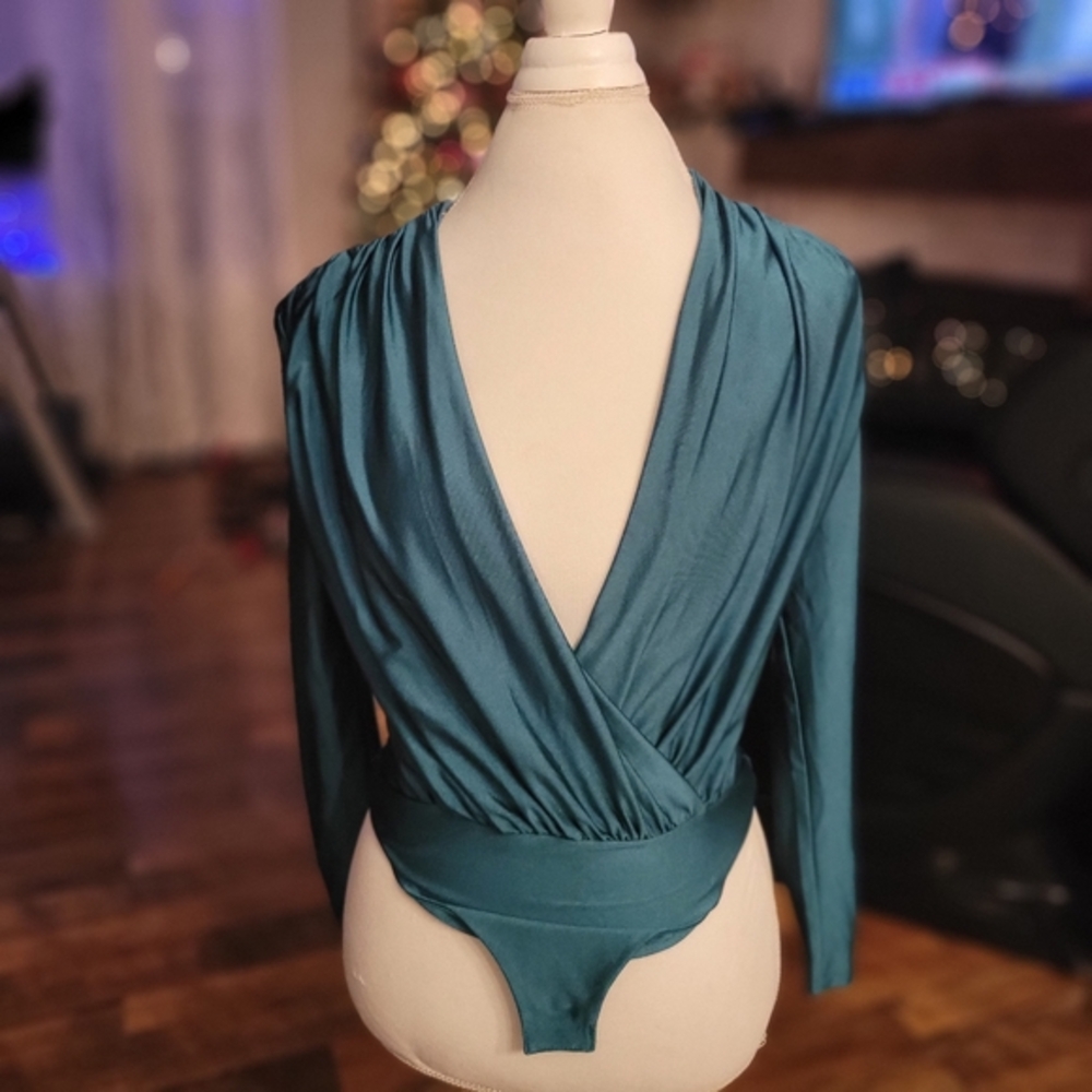 Emerald green low cut‎ body suit xs